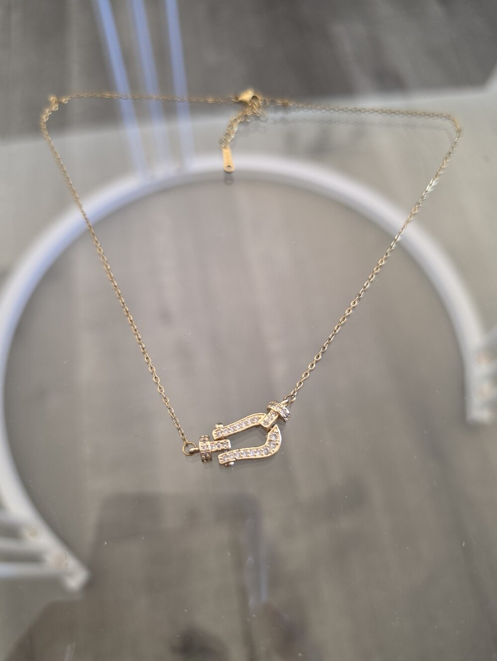 Delicate Gold Crystal Horseshoe Necklace - Women's Jewelry St Tropez Fred - Picture 2 of 3